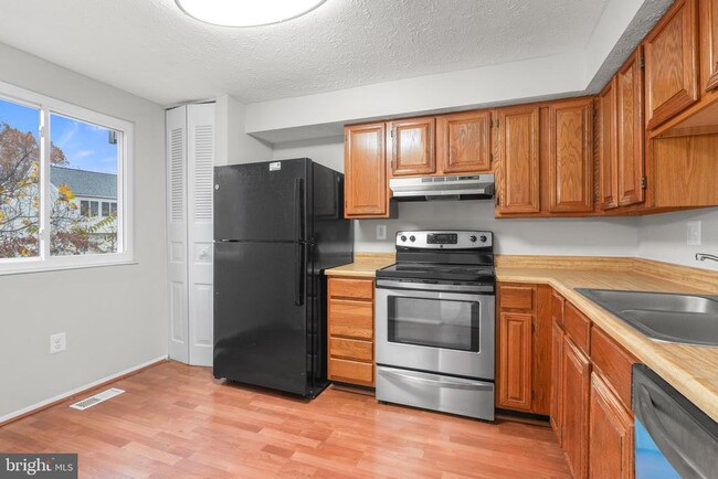 Building Photo - 9998 Tuscarora Rd