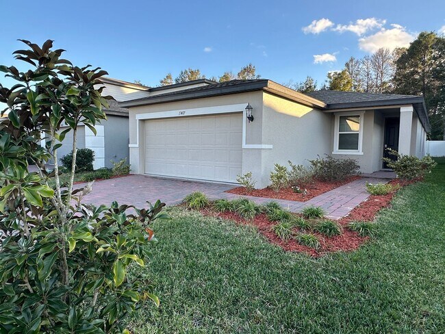 Building Photo - House for rent in Clermont in a convenience location