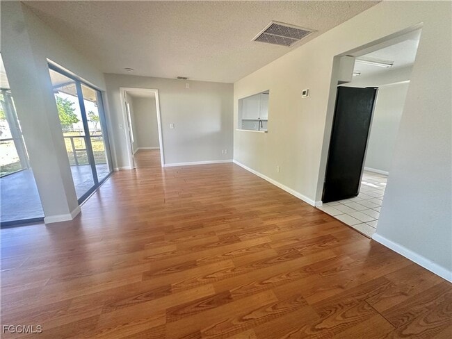 Building Photo - 221 SW 34th Terrace