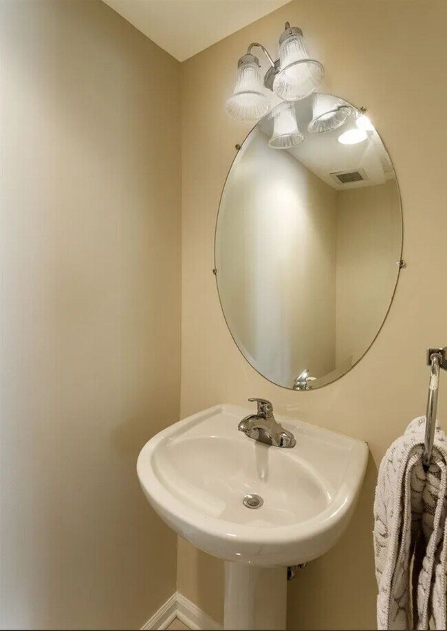 Powder Room - 13 Bayside Dr