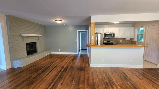 Foto del edificio - 206 Berry Rd