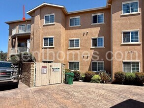 Building Photo - 7056 Fulton St