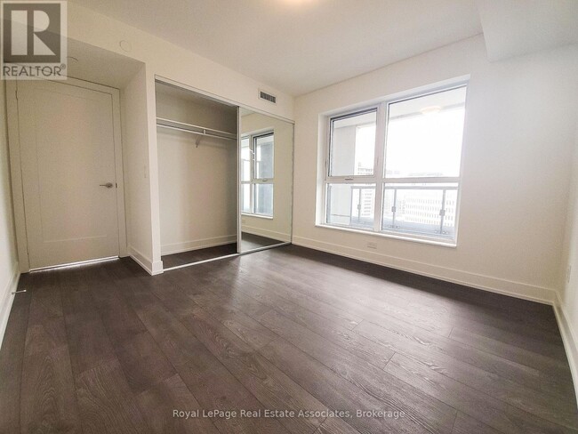 Building Photo - 5 Mabelle Ave