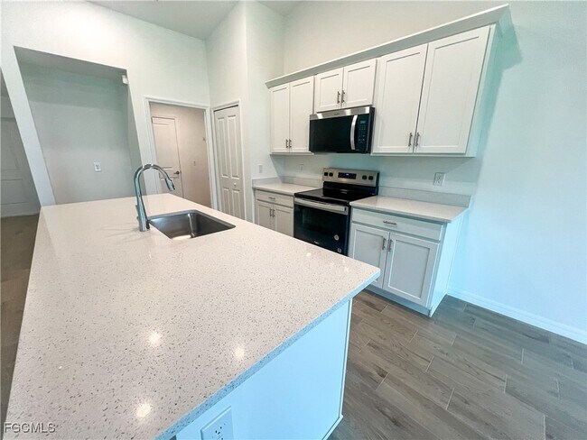 Foto del edificio - 2127 SW 12th Ave