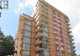Building Photo - 5450 Vine St