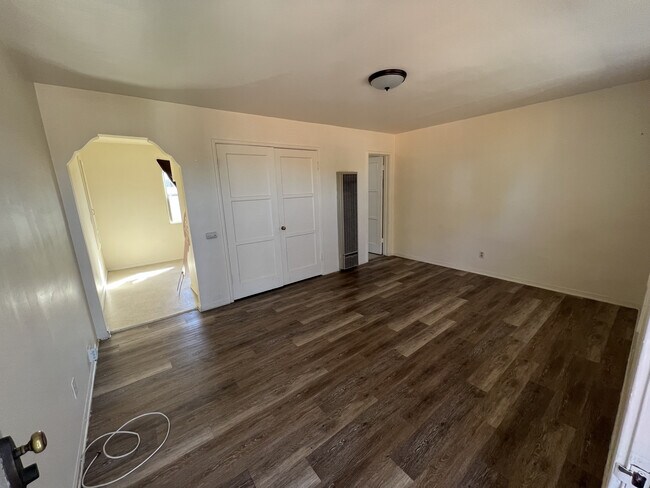 Building Photo - 3074 Santa Ana St
