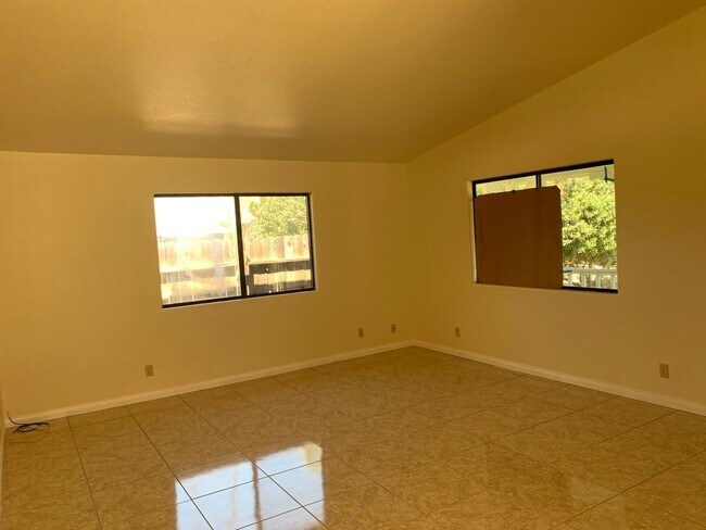 Foto del edificio - Nice 3 bedroom home in shandon on unpaved road