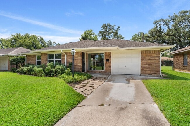Building Photo - 935 Stonecrest Dr
