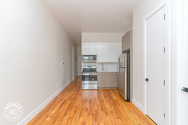Building Photo - 1671 Lincoln Pl