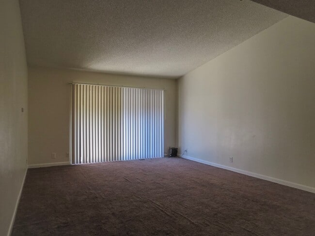 Building Photo - 1021 Swingwood Dr NE