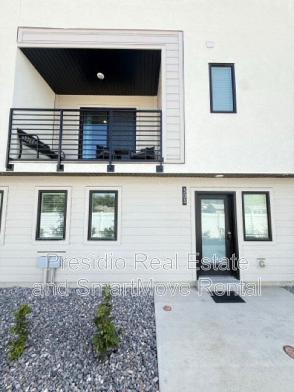Building Photo - 1590 S 900 W