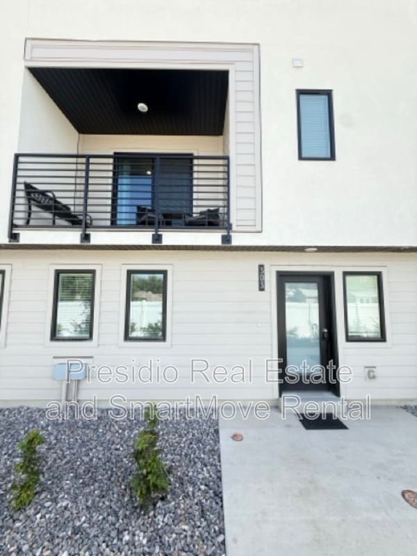 Building Photo - 1590 S 900 W
