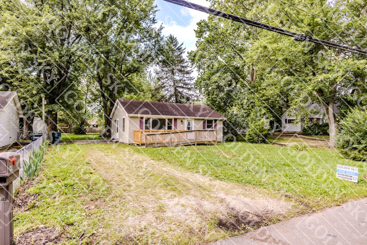 Primary Photo - 4305 W Garver Dr