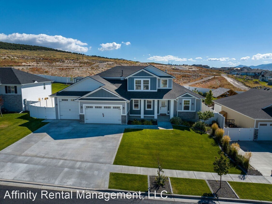 Foto principal - 6 br, 3.5 bath House - 3163 Trevor Street