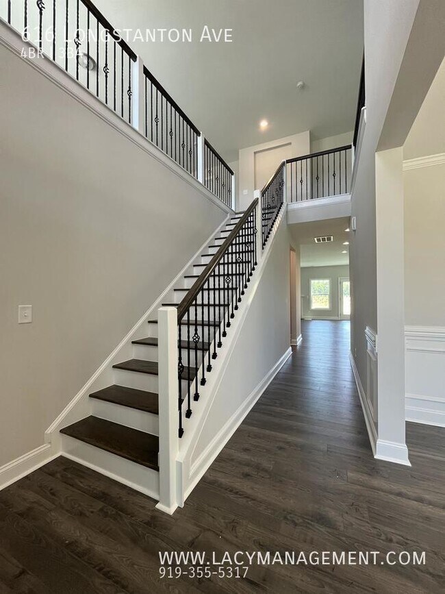 Building Photo - 616 Longstanton Ave