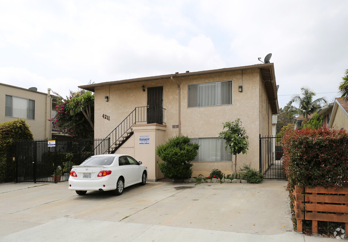 Primary Photo - 4211 Mclaughlin Ave