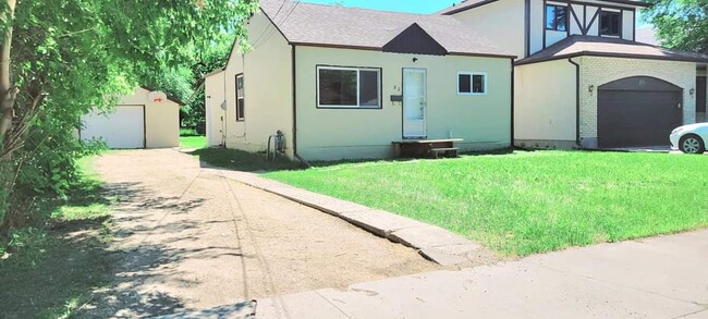 Building Photo - 82 Hindley Ave