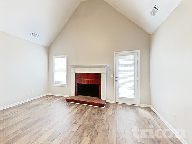 Foto del edificio - 204 Cobblestone Ln