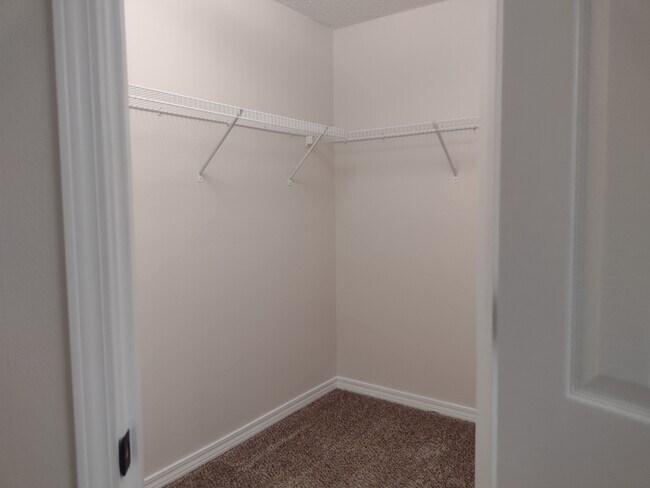 Building Photo - 357 Apple Dr