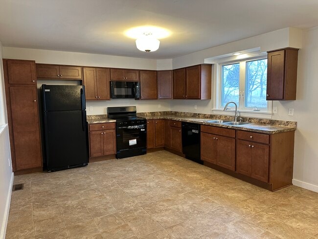 Foto del edificio - 6699 Barber Hill Rd