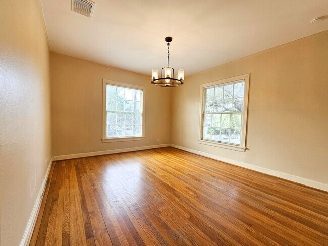 Building Photo - 2247 South Blvd