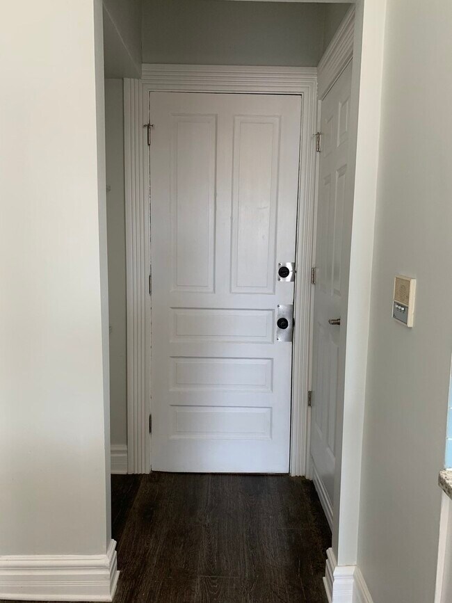 Foto del edificio - 1653 N Halsted St