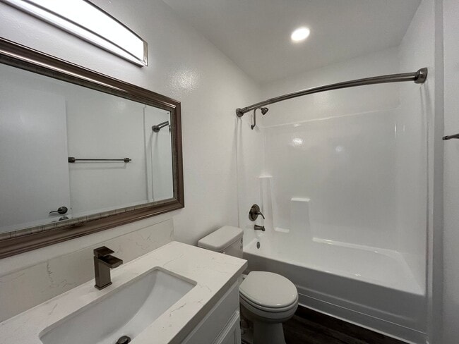 Interior Photo - 951 S. Oxford