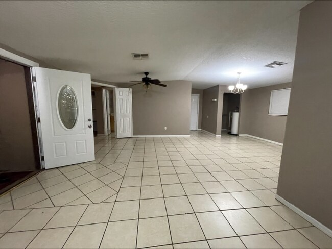 Foto del edificio - 2030 Alderman Rd