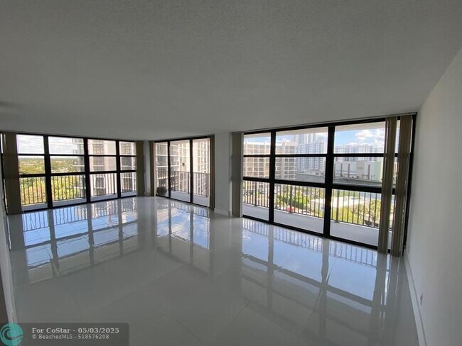 Foto del edificio - 400 Leslie Dr
