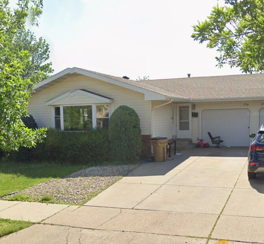 Foto principal - 1732-1734 6th St SE