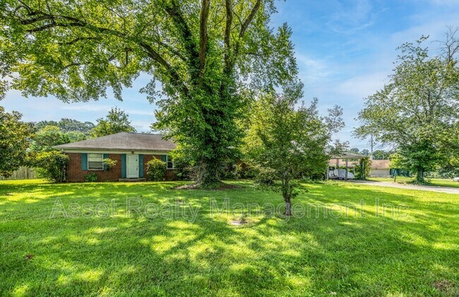 Building Photo - 102 Eastwood Dr