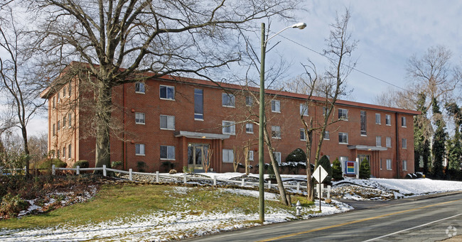 Building Photo - Riverside Apartments