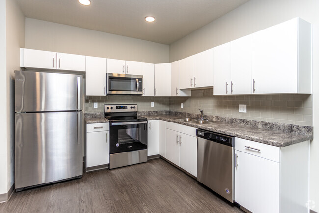 1BR, 1BA - 664-686 SF - Connolly Lofts