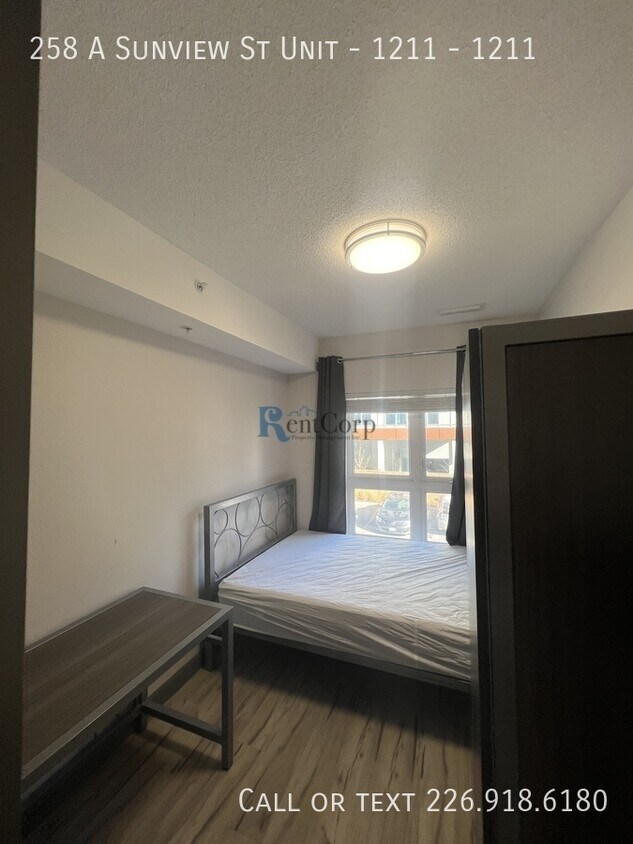 Photo principale - 258A Sunview St