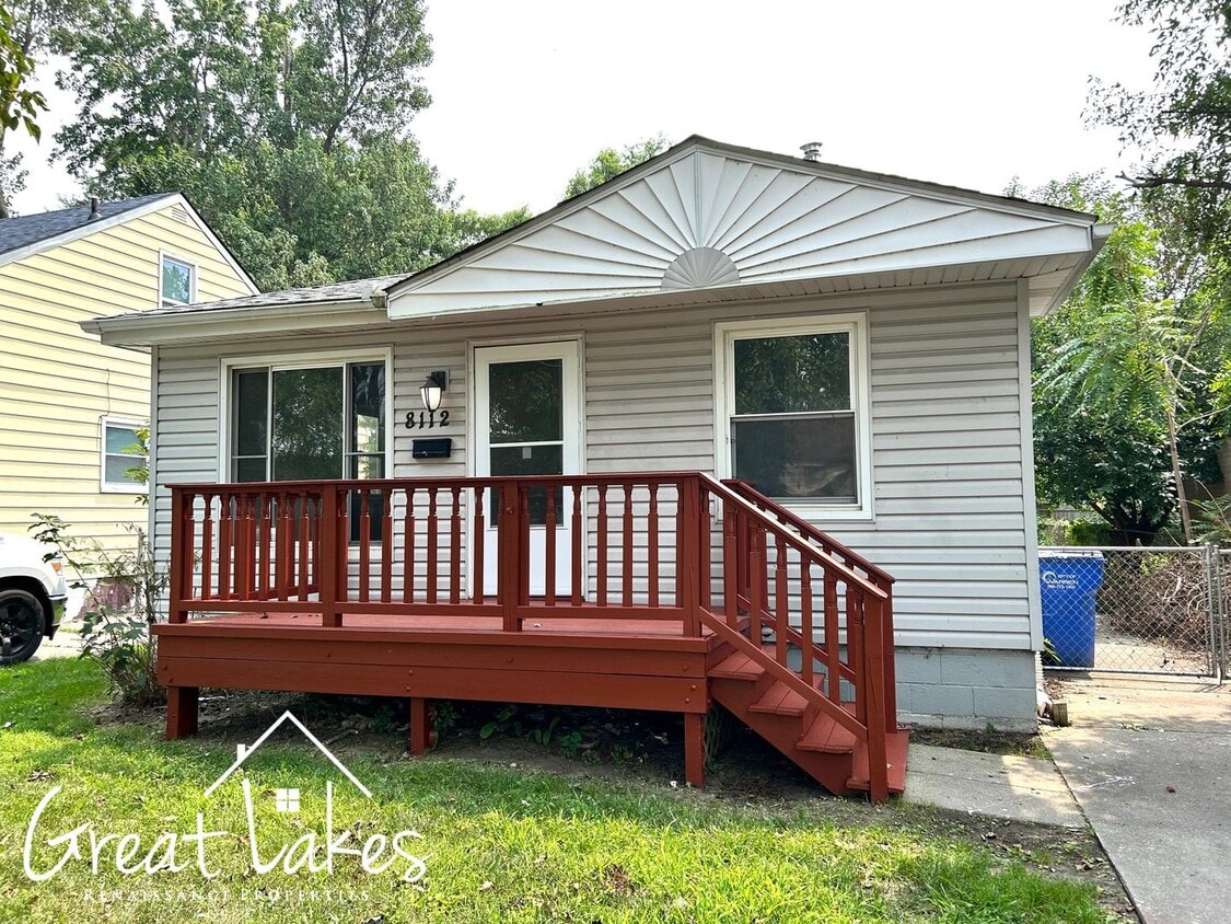 Primary Photo - Charming 3 Bedroom 1 Bathroom now availabl...