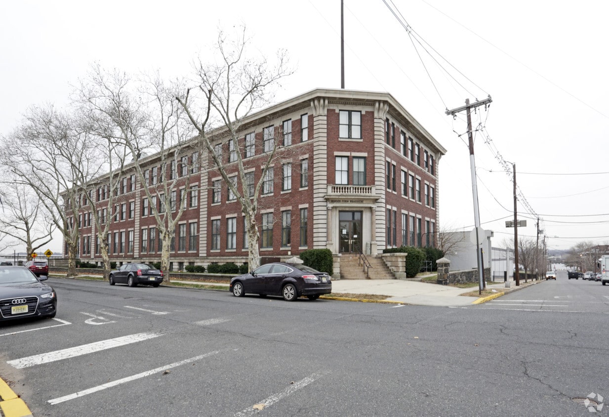 Senior Horizons at Bayonne Apartments in Bayonne, NJ