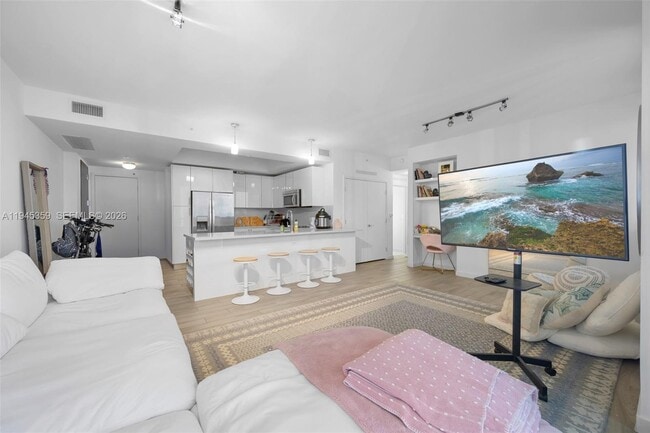 Foto del edificio - 999 SW 1st Ave