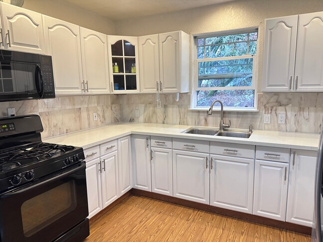 Photo - 3100 SE 122nd Ave Apartment