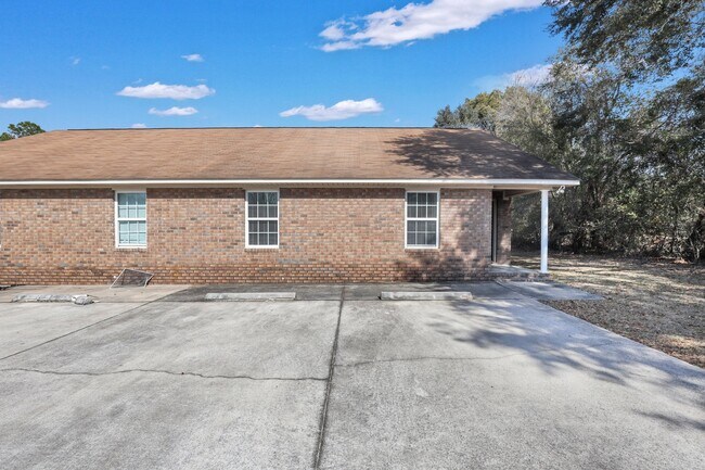 Building Photo - 22 Webb Ct NE