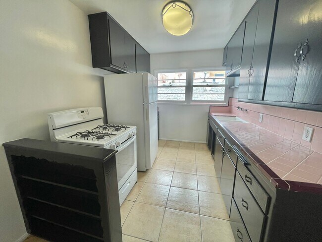 Foto del edificio - 7571 Willoughby Ave