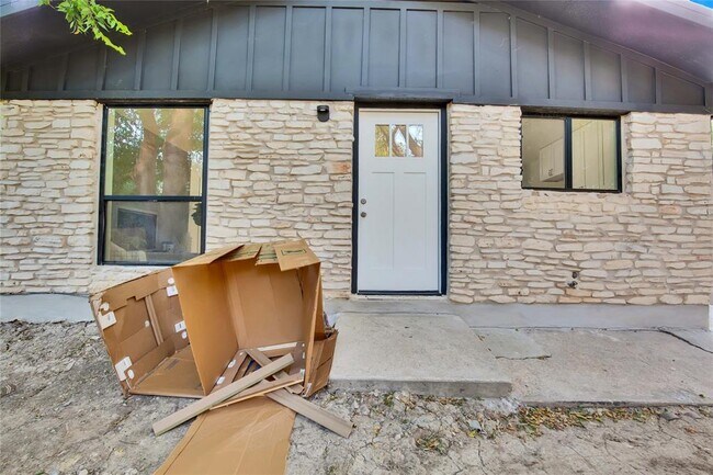 Foto del edificio - 3317 Hycreek Dr