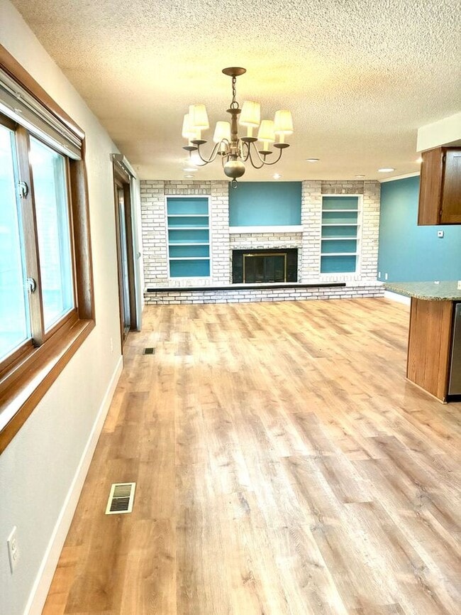 Building Photo - 2456 Silver Fir Ave