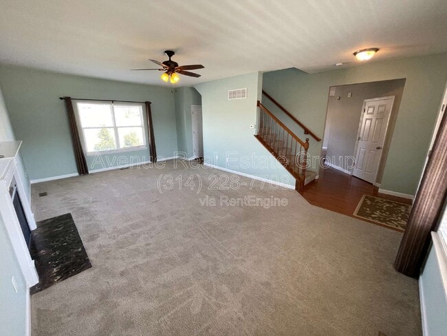 Building Photo - 5533 Emerald Pl Dr