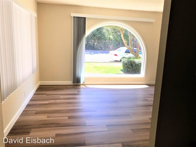 Foto del edificio - 3707-3709 Akron Way