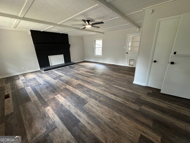 Foto del edificio - 1326 Jennie Ln SW