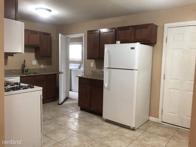 Building Photo - 3 br, 1 bath House - 9120 Trafalgar St