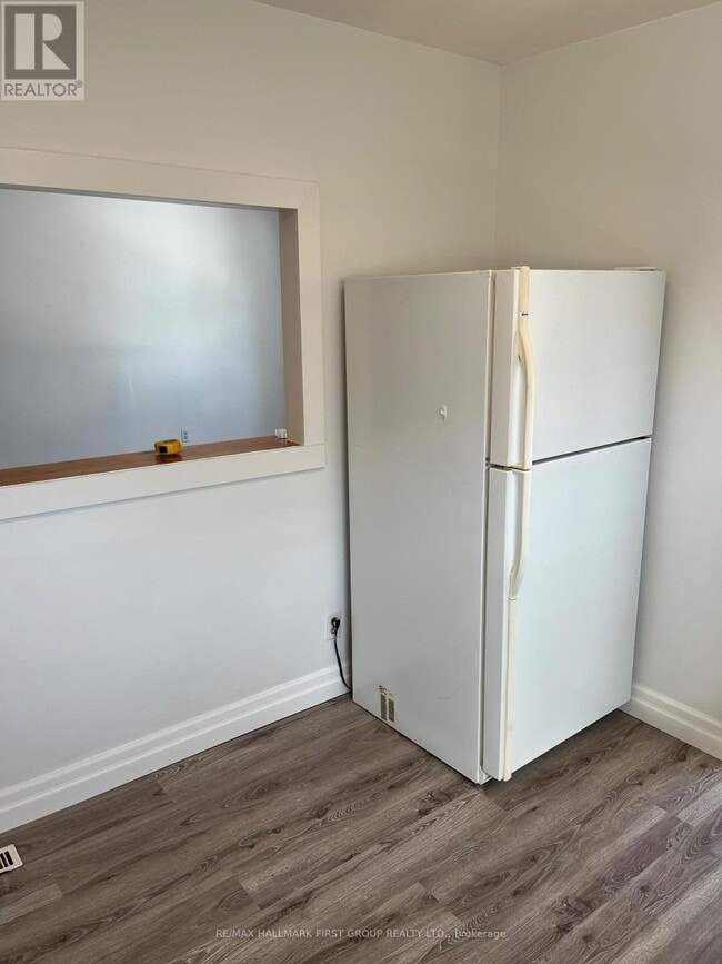 Building Photo - 780 W Shore Blvd