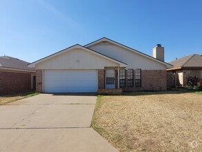 Building Photo - 4707 Country Club Dr