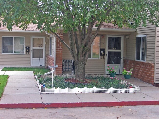 Building Photo - 711 Nuckolls St