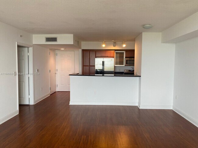 Building Photo - 3232 SW 22nd Terrace